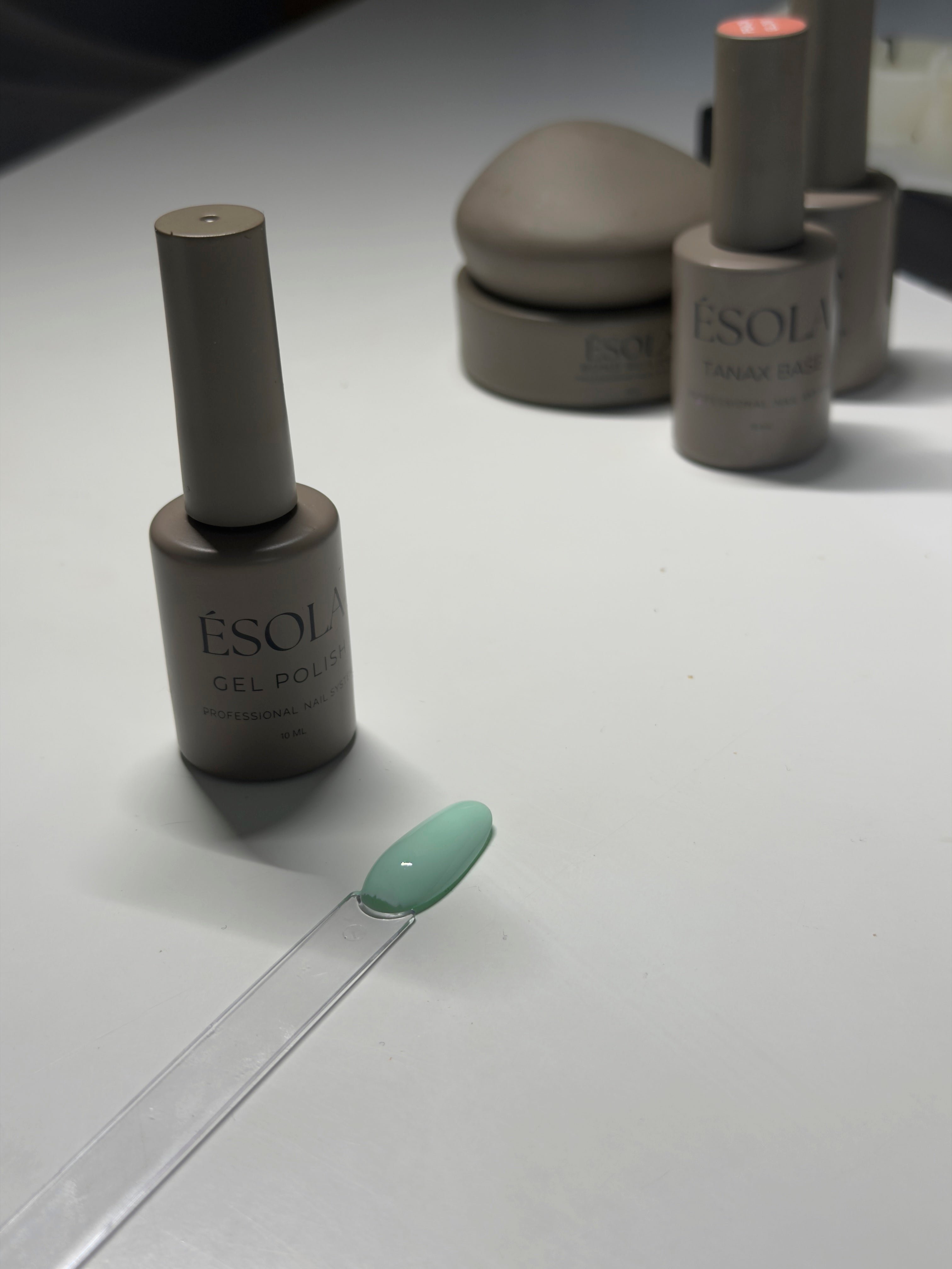 Ésola Matcha Latte Gel Polish 10 ml