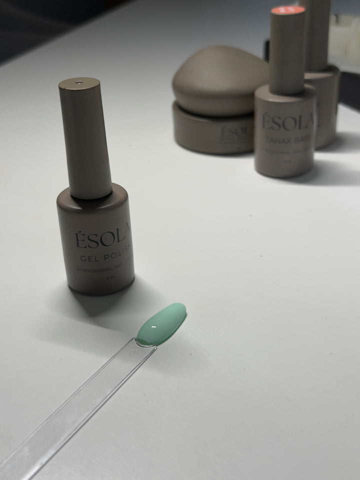 Ésola Matcha Latte Gel Polish 10 ml
